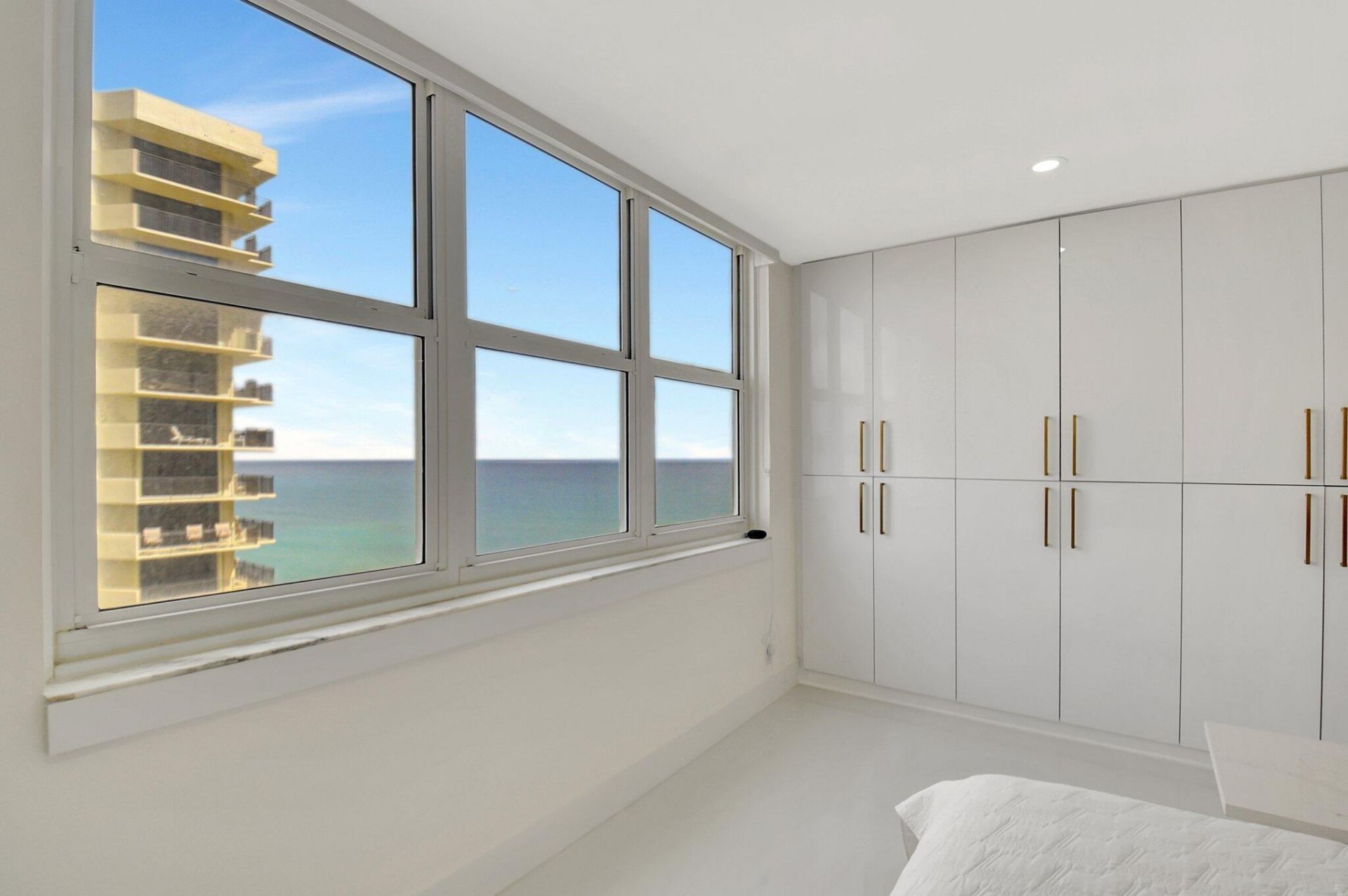 5440 N Ocean Drive, Unit 1002, Singer Island, FL 33404 Photo