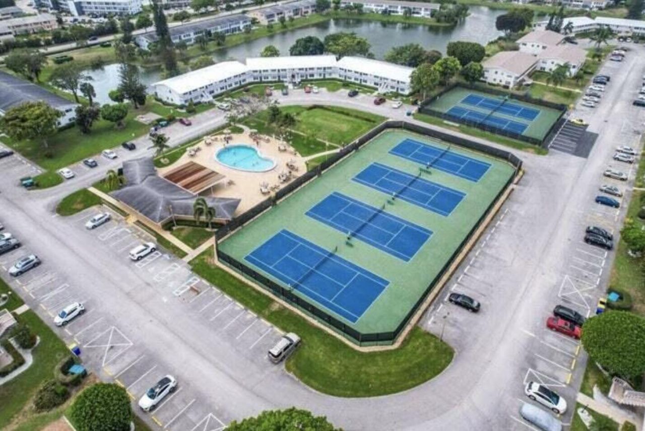 359 Norwich O, West Palm Beach, FL 33417 Photo