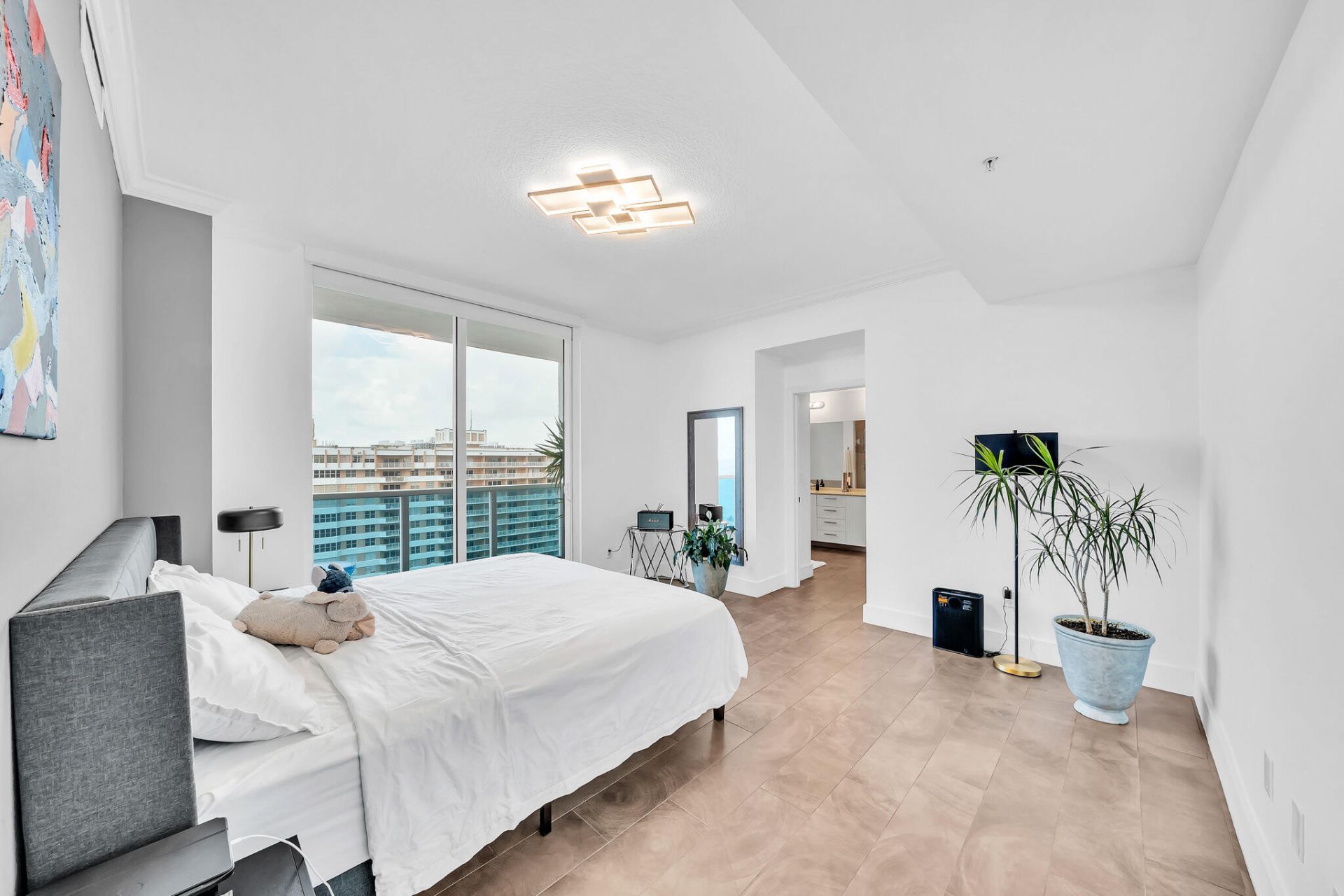 1945 S Ocean Drive, Unit 1803, Hallandale Beach, FL 33009 Photo