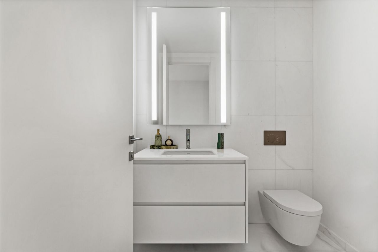 300 Biscayne Boulevard Way, Unit 2004, Miami, FL 33131 Photo