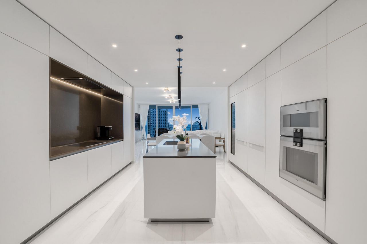 300 Biscayne Boulevard Way, Unit 2004, Miami, FL 33131 Photo