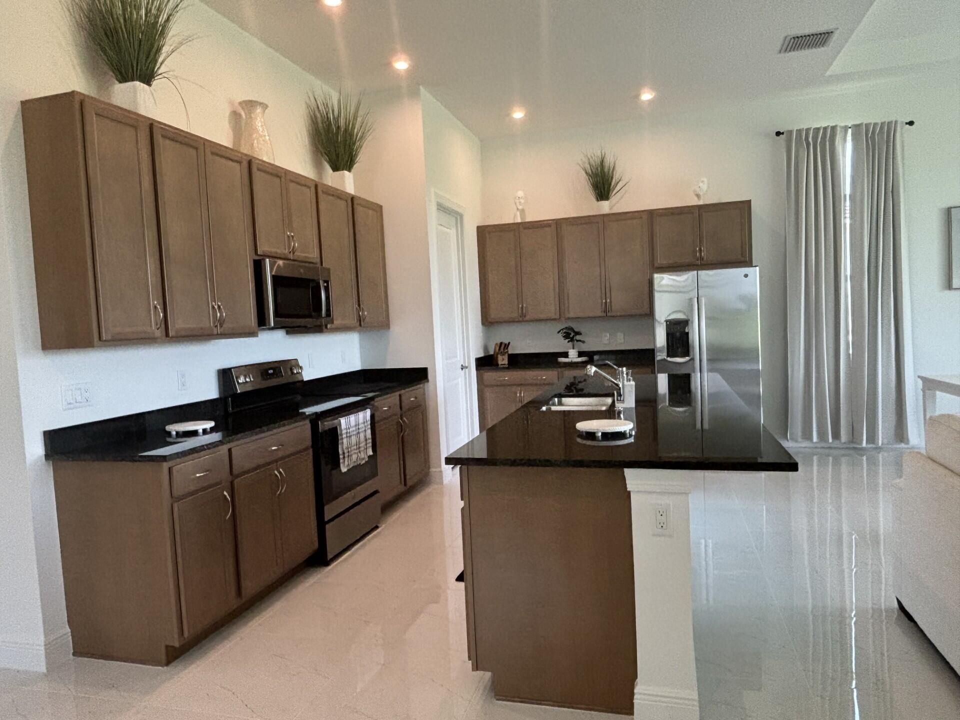 10231 SW Latium Way, Port Saint Lucie, FL 34987 Photo