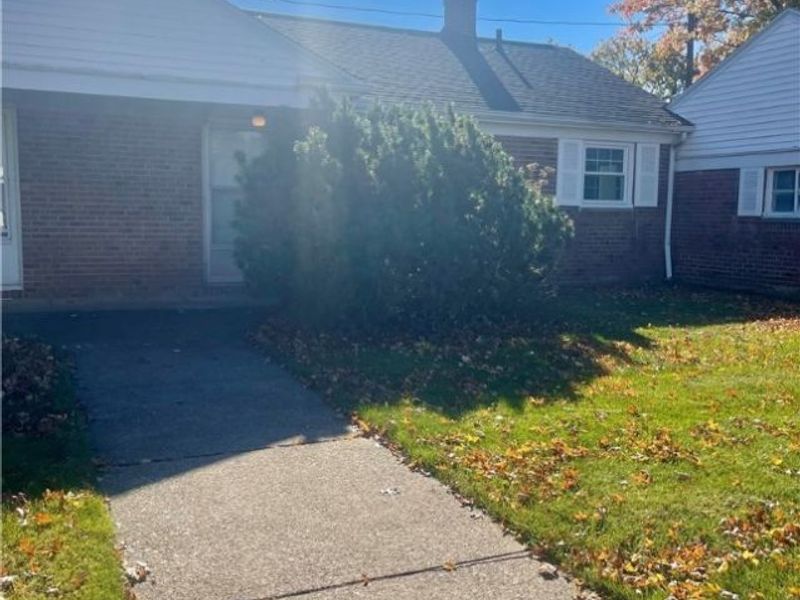 323 E 235th Street, Euclid, OH 44123 Photo 1