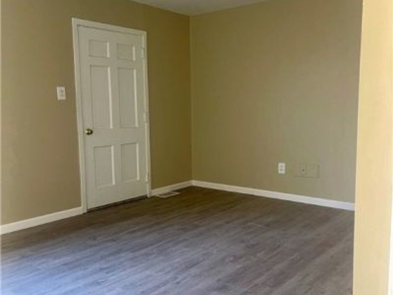 323 E 235th Street, Euclid, OH 44123 Photo 6