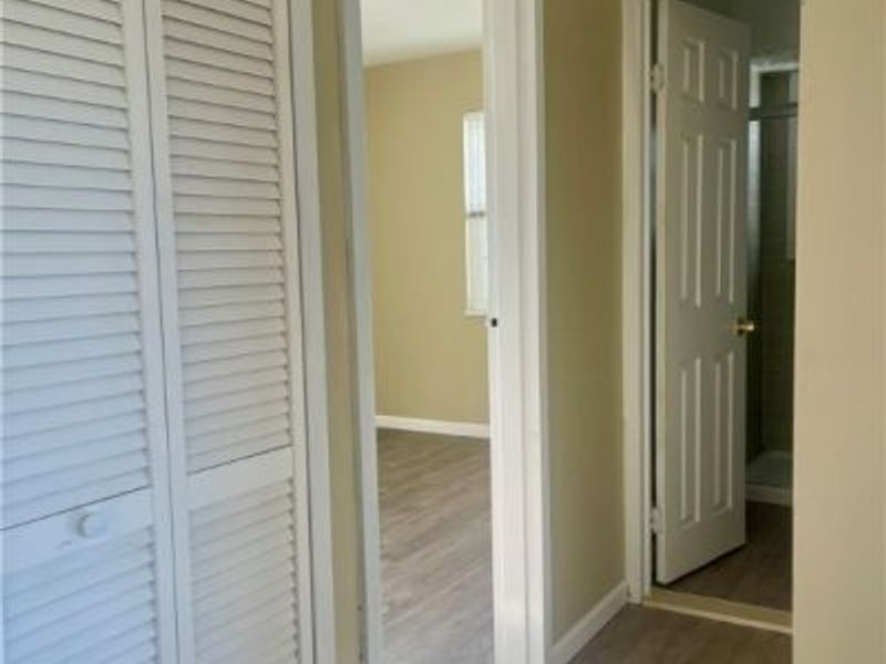 323 E 235th Street, Euclid, OH 44123 Photo 8