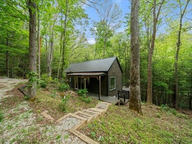 507 Cave Holw Road, Campton, KY 41301