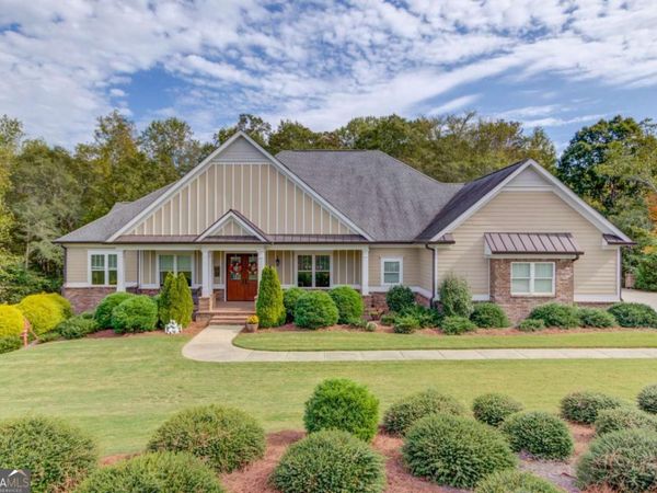 624 Skyland Drive, Hoschton, GA 30548