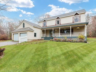 1109 New Braintree Rd, Oakham, MA 01068