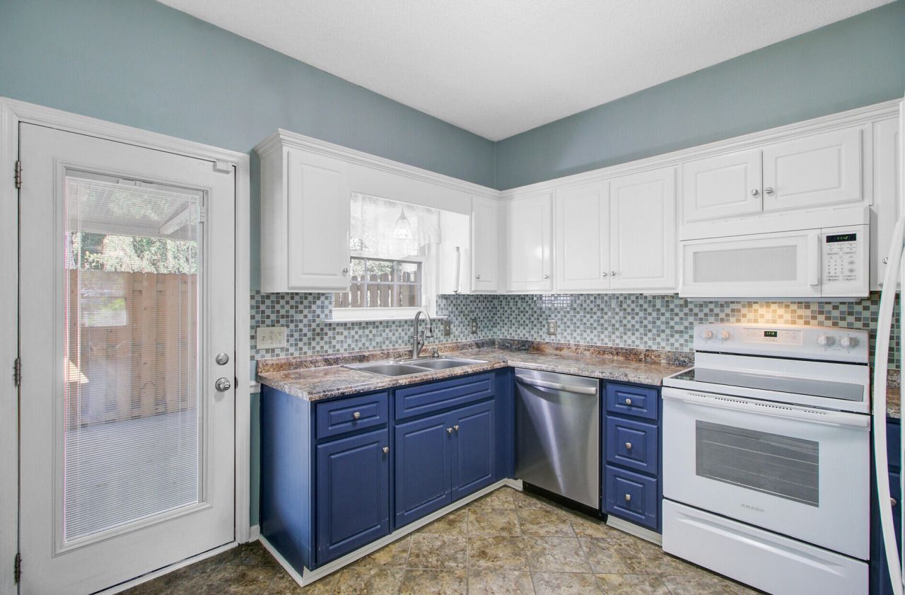 100 Bridgetown Road Photo 11