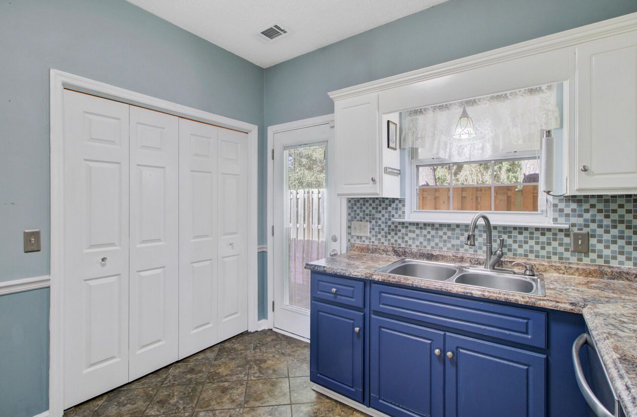 100 Bridgetown Road Photo 13