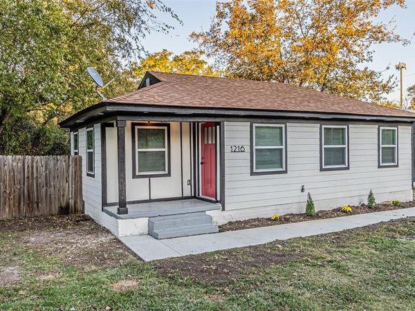 1216 Greenbrier Drive, River Oaks, TX 76114