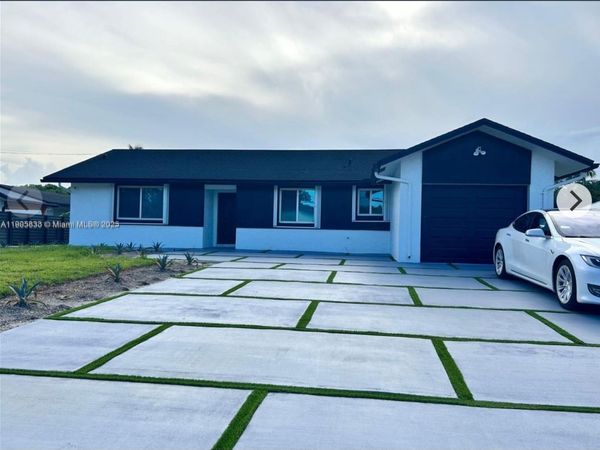 4521 SW 55th Ave, Davie, FL 33314