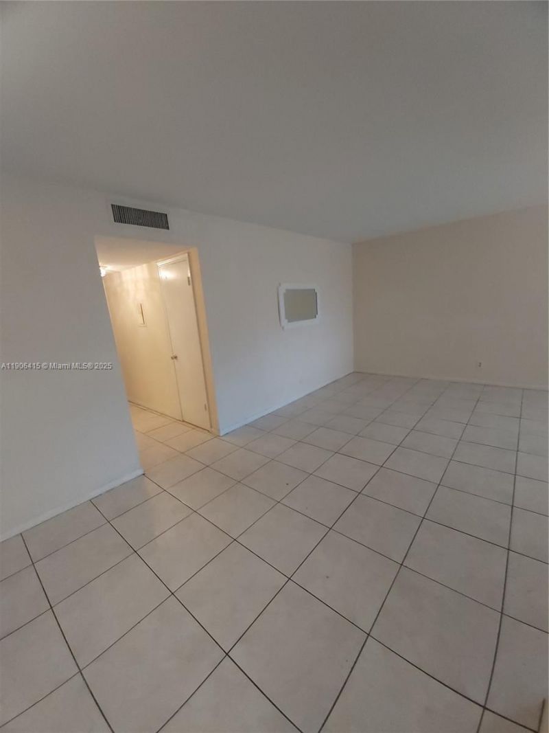8704 NW 35th St, Unit 201, Coral Springs, FL 33065 Photo