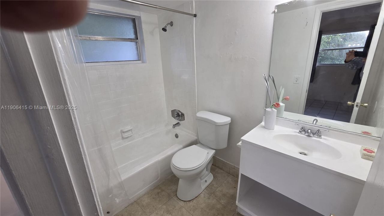 8704 NW 35th St, Unit 201, Coral Springs, FL 33065 Photo