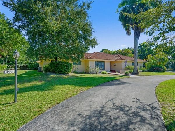 13575 SW 69th Ct, Pinecrest, FL 33156