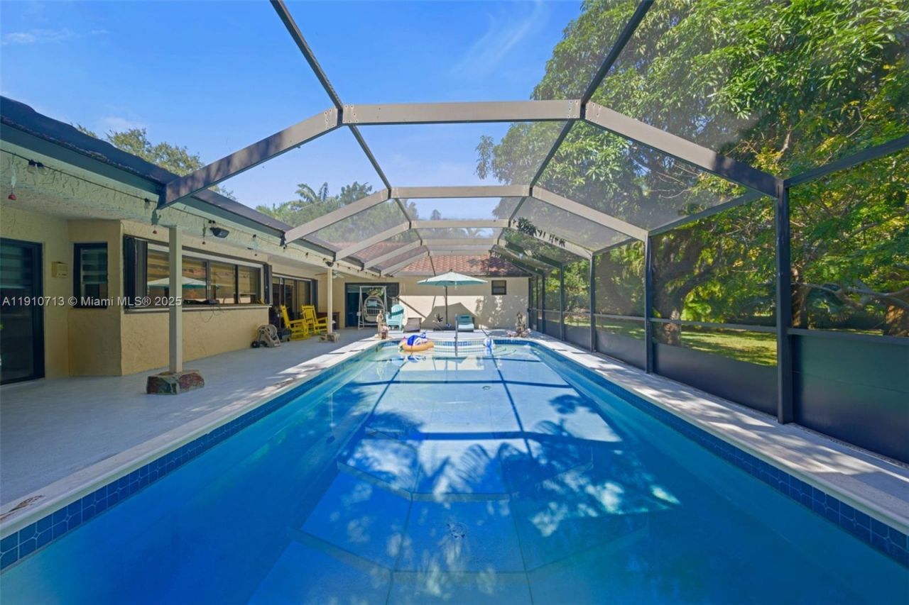 13575 SW 69th Ct, Pinecrest, FL 33156 Photo