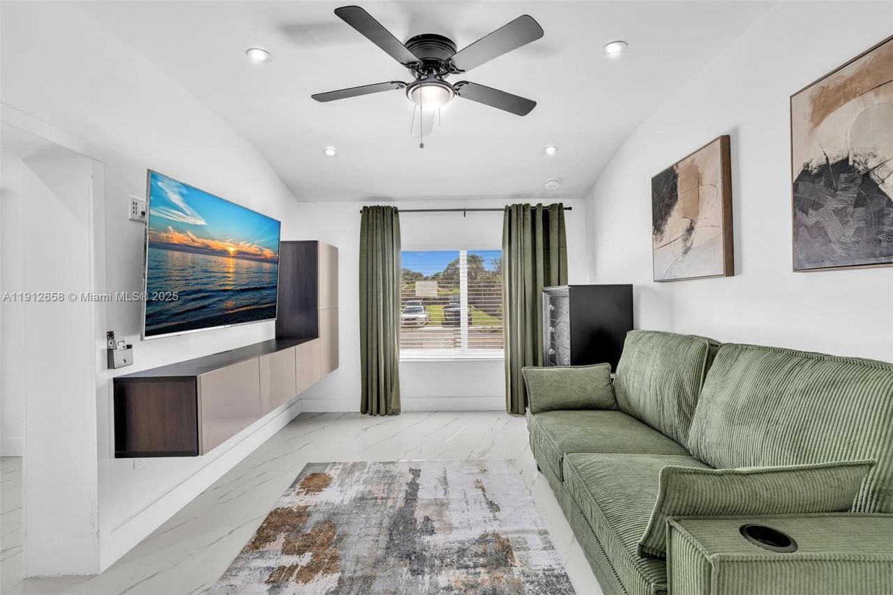 797 NW 35th St, Miami, FL 33127 Photo