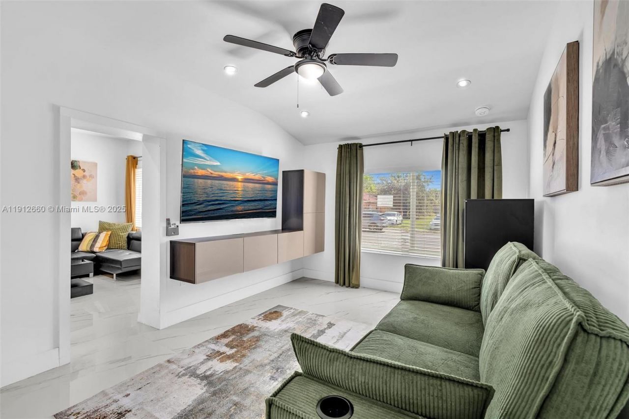 797 NW 35th St, Miami, FL 33127 Photo