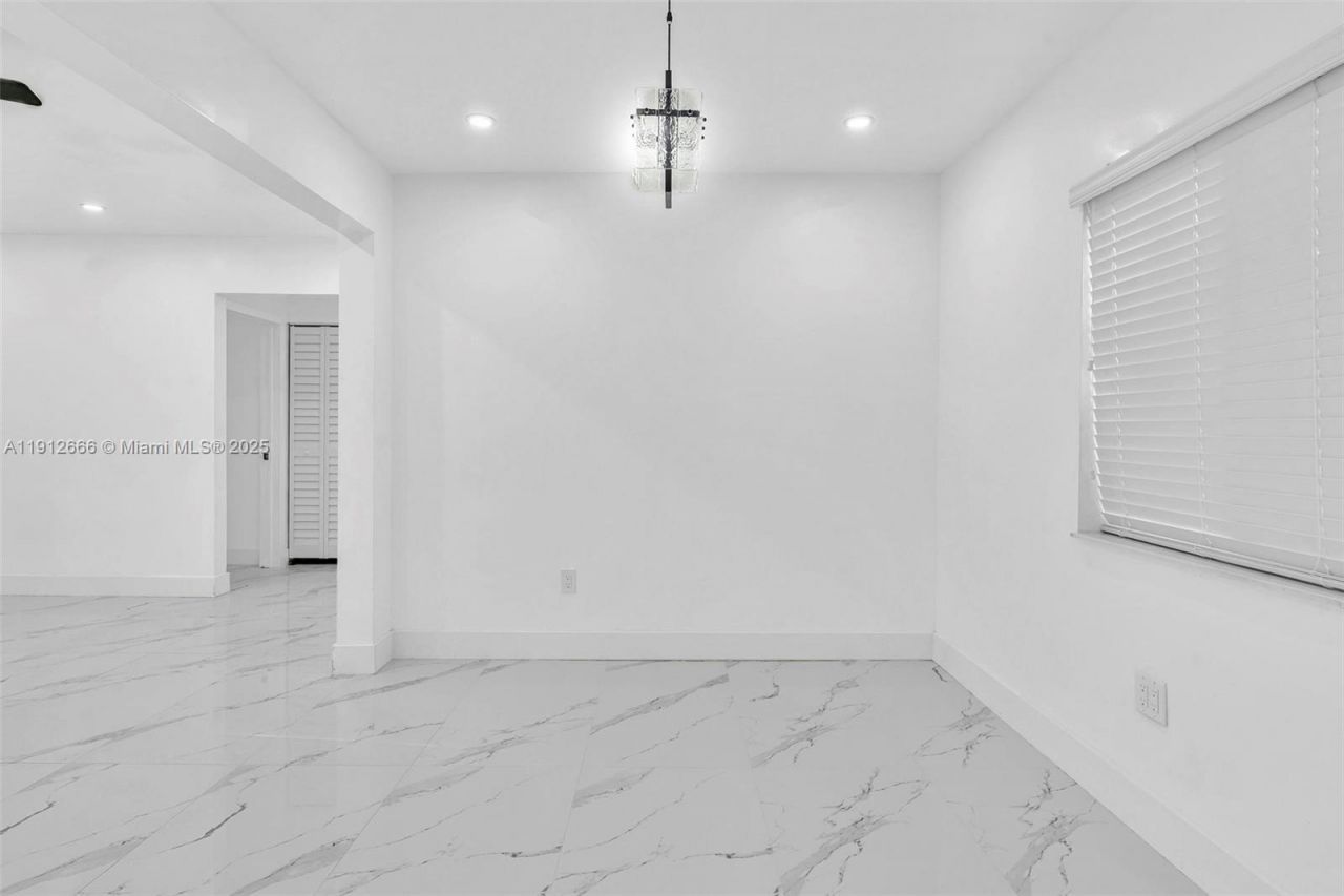 5850 NE 3rd Ave, Miami, FL 33137 Photo