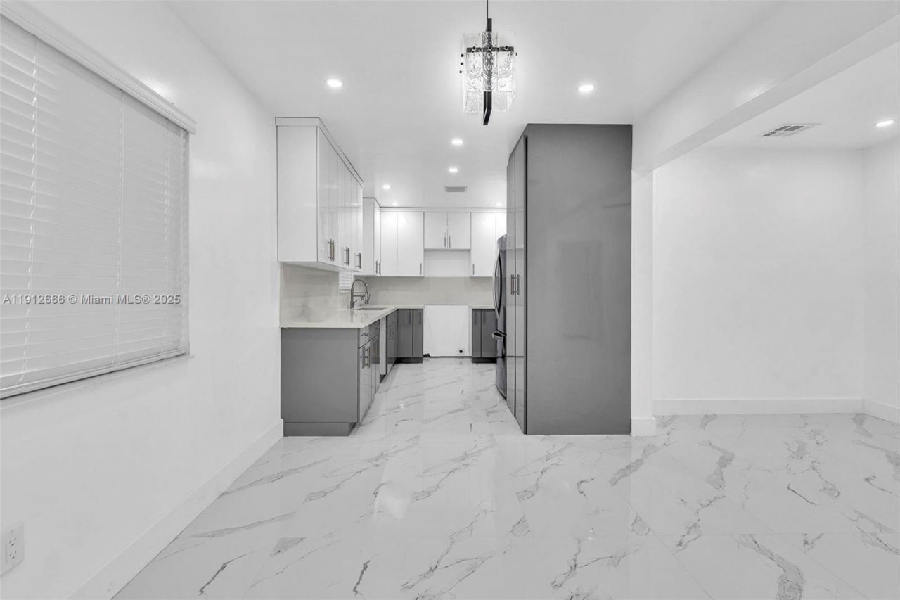 5850 NE 3rd Ave, Miami, FL 33137 Photo