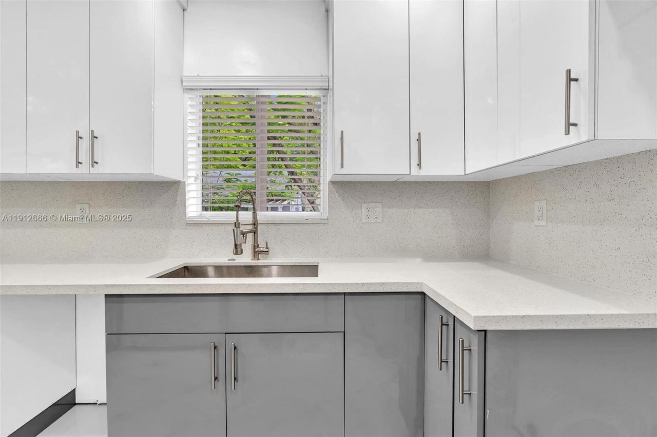 5850 NE 3rd Ave, Miami, FL 33137 Photo