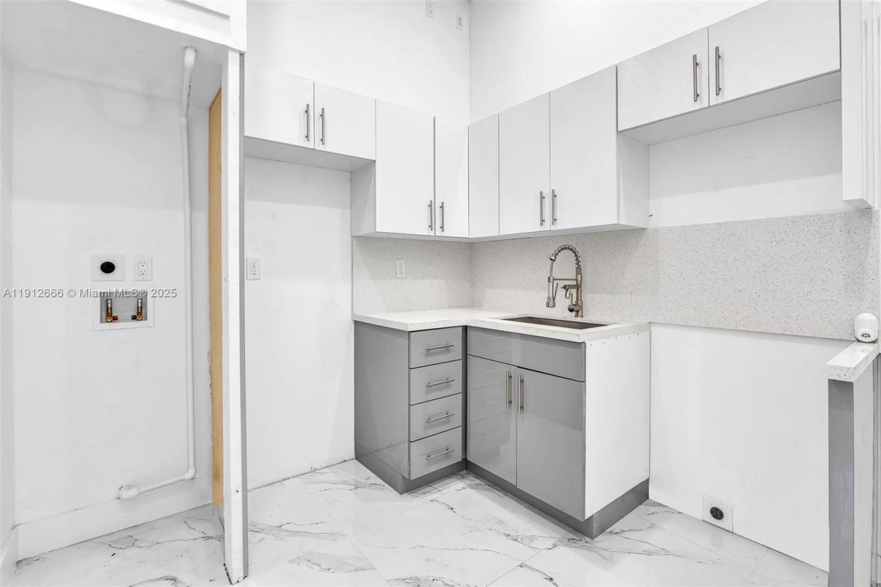 5850 NE 3rd Ave, Miami, FL 33137 Photo