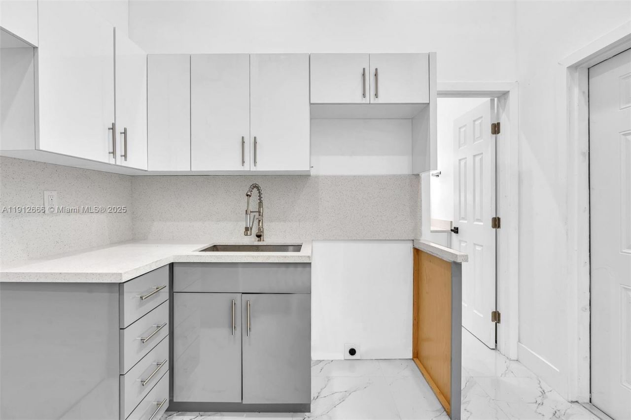 5850 NE 3rd Ave, Miami, FL 33137 Photo