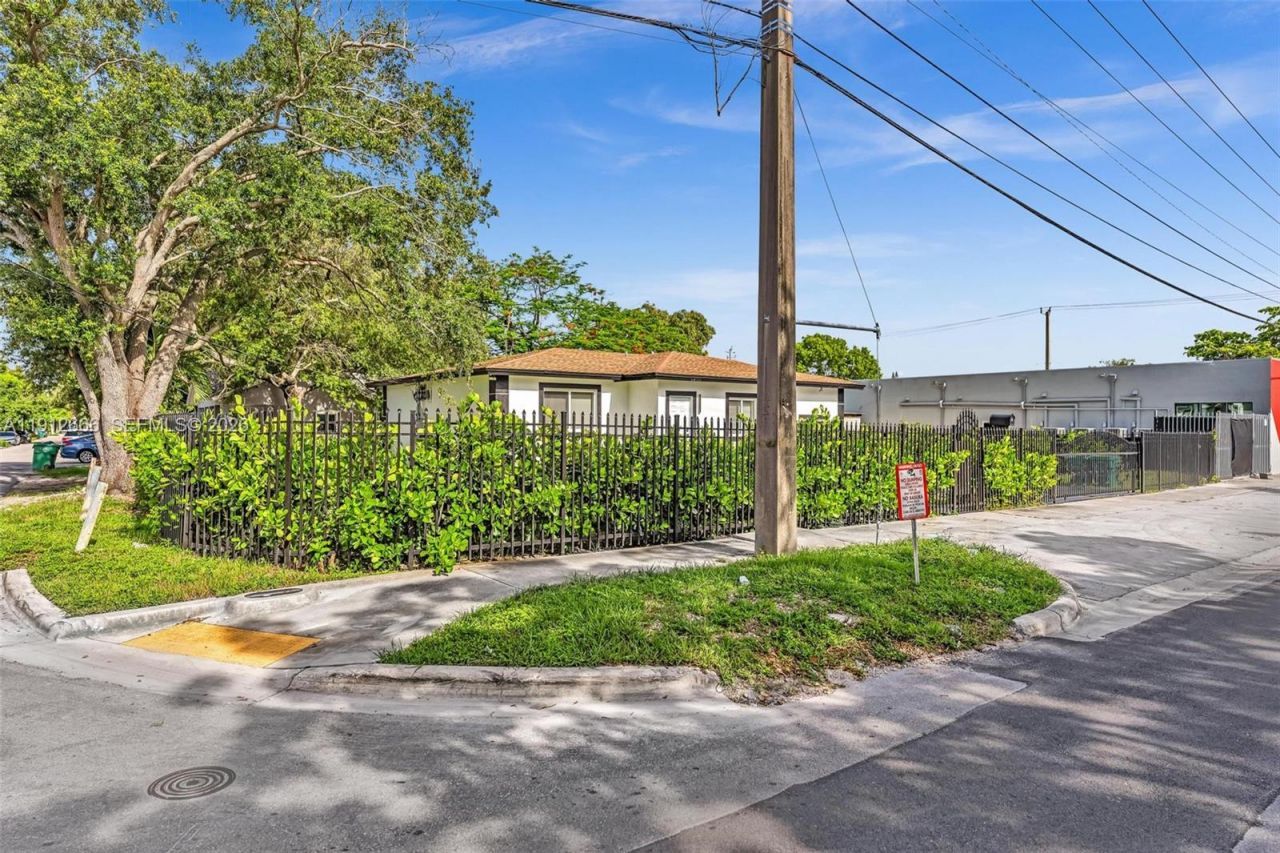 5850 NE 3rd Ave, Miami, FL 33137 Photo