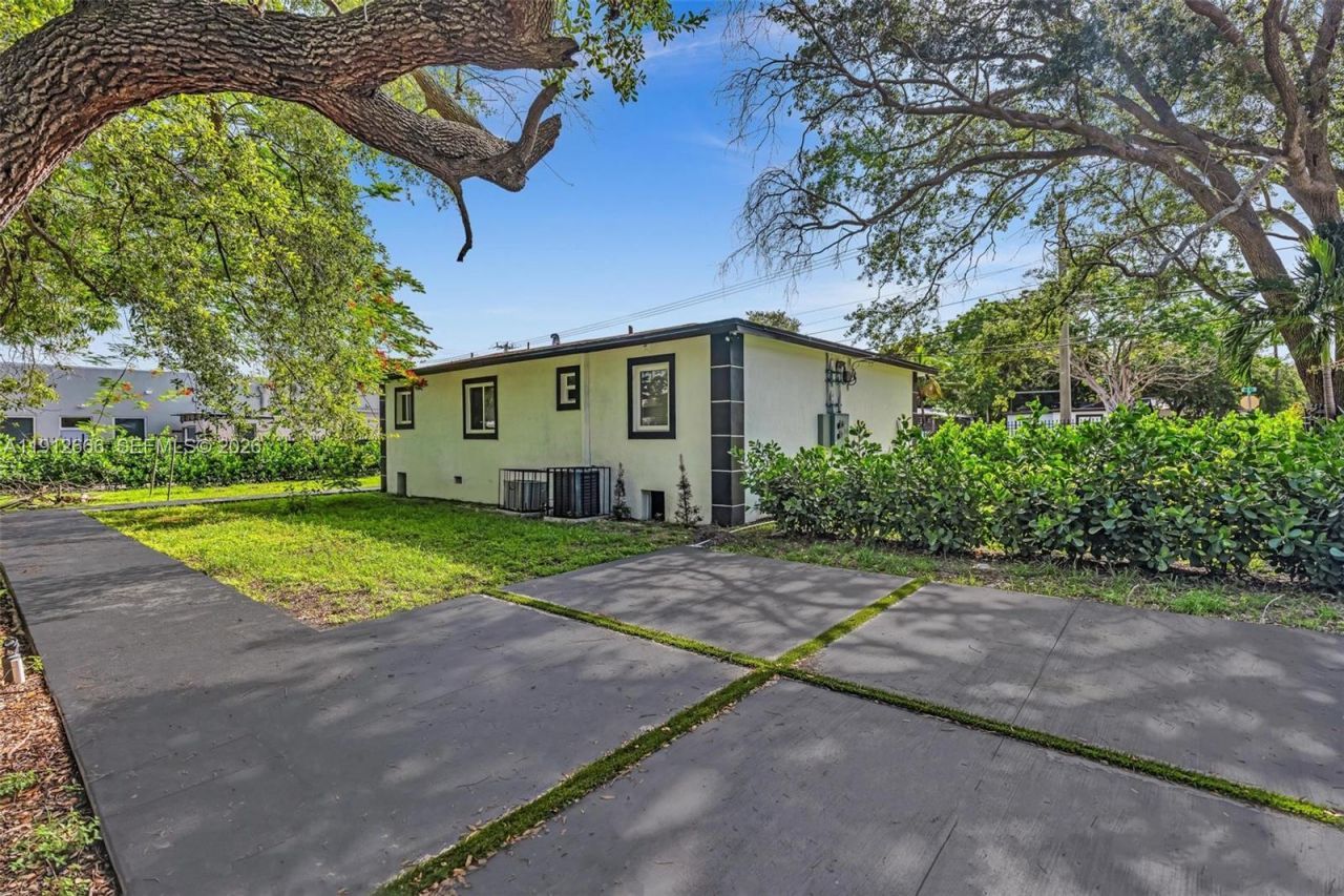 5850 NE 3rd Ave, Miami, FL 33137 Photo