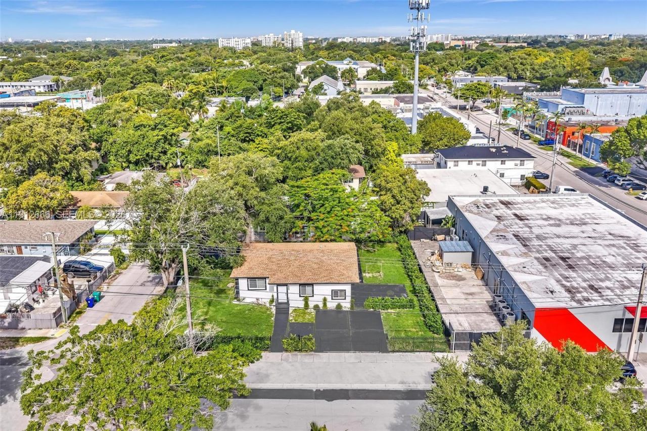 5850 NE 3rd Ave, Miami, FL 33137 Photo