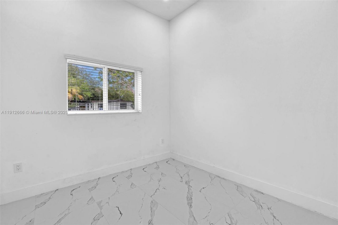 5850 NE 3rd Ave, Miami, FL 33137 Photo