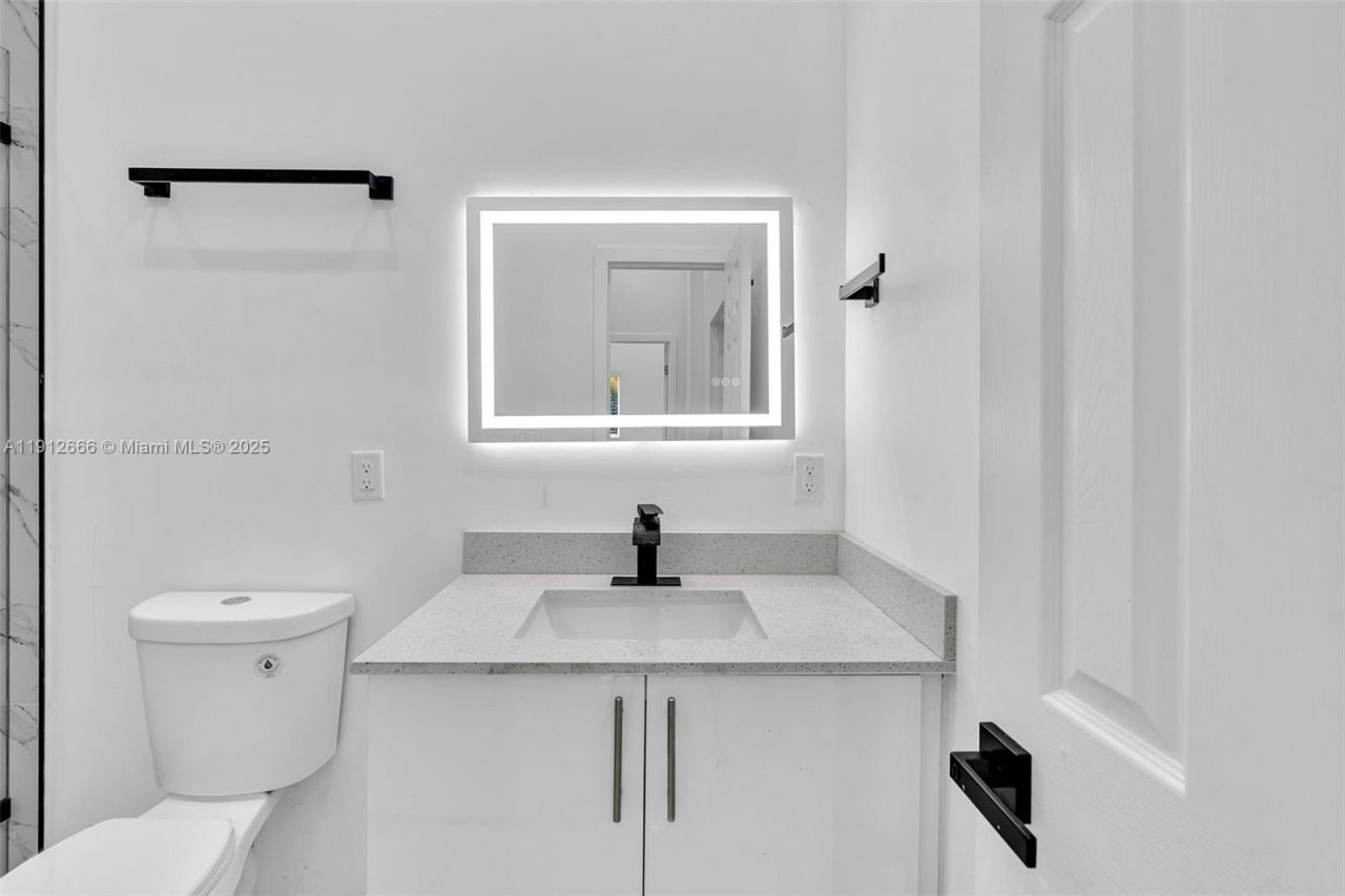 5850 NE 3rd Ave, Miami, FL 33137 Photo