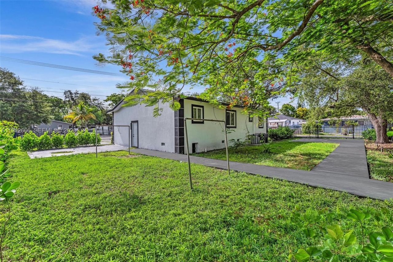 5850 NE 3rd Ave, Miami, FL 33137 Photo