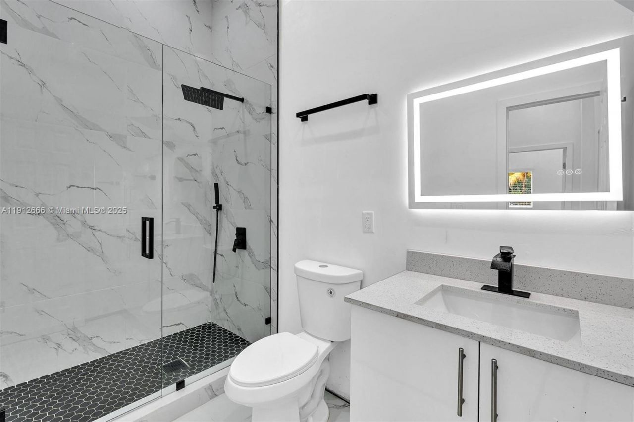 5850 NE 3rd Ave, Miami, FL 33137 Photo