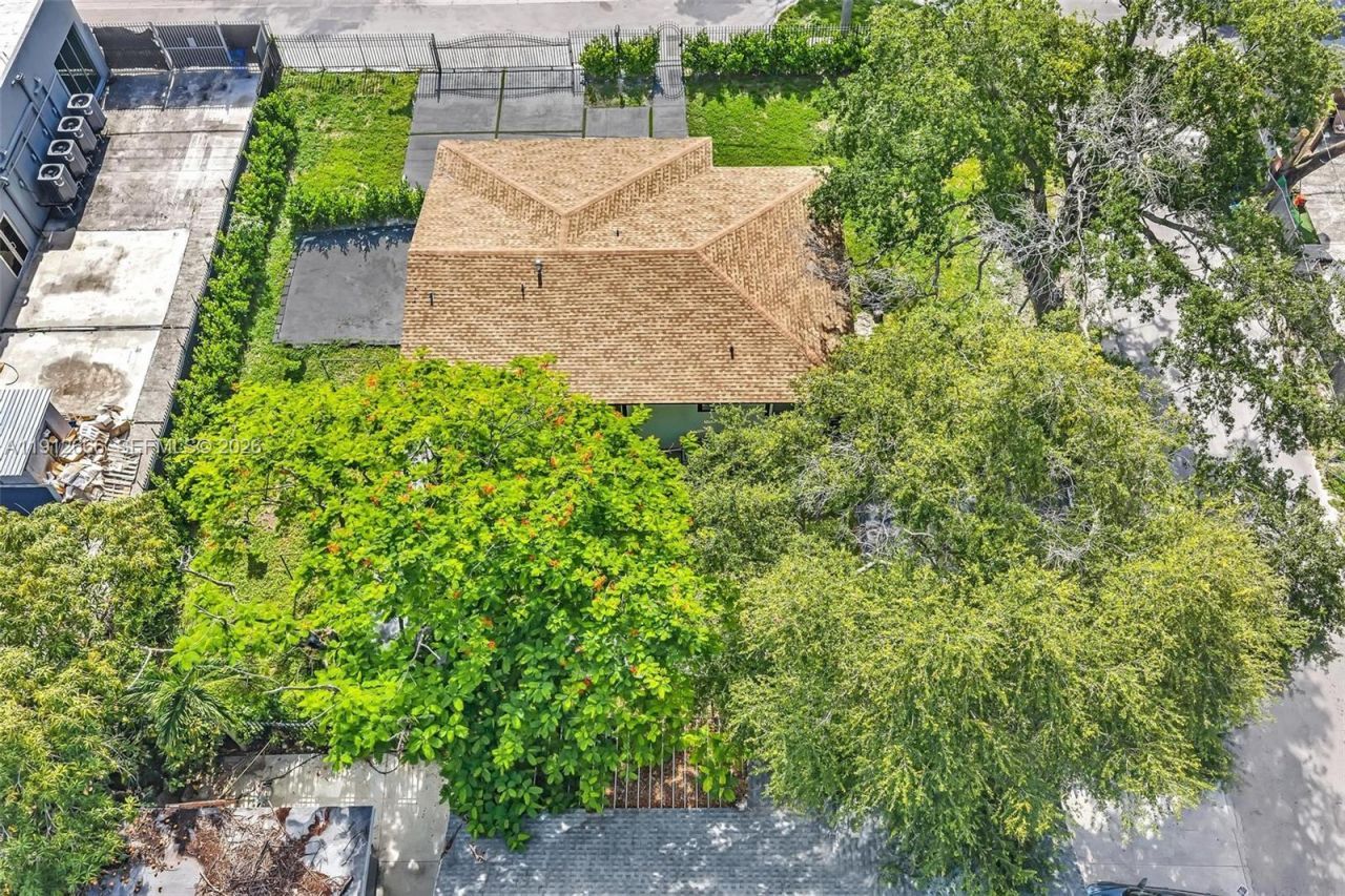 5850 NE 3rd Ave, Miami, FL 33137 Photo