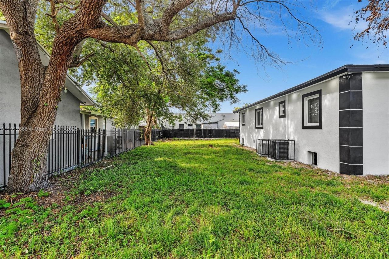 5850 NE 3rd Ave, Miami, FL 33137 Photo