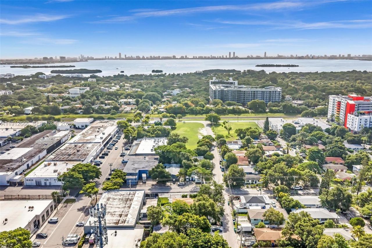 5850 NE 3rd Ave, Miami, FL 33137 Photo