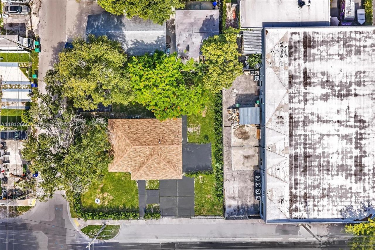 5850 NE 3rd Ave, Miami, FL 33137 Photo