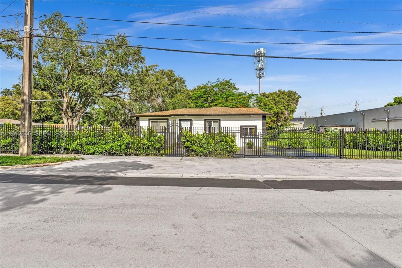 5850 NE 3rd Ave, Miami, FL 33137 Photo