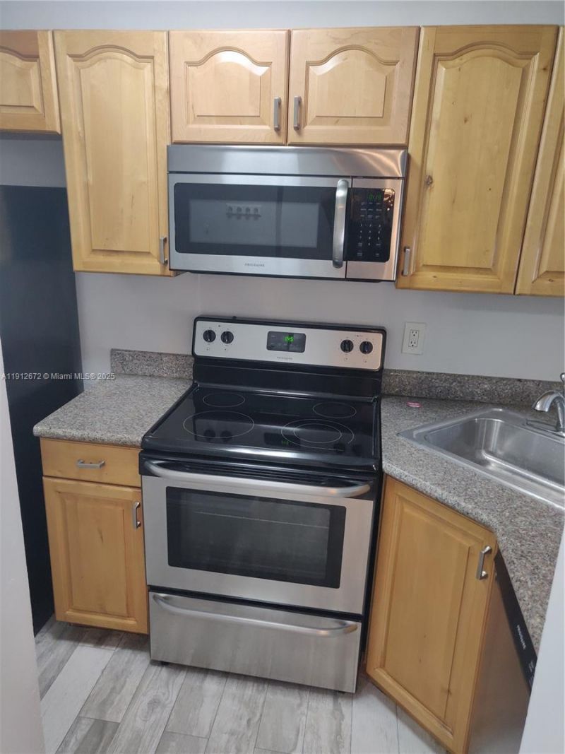 7403 SW 82nd St, Unit 112N, Miami, FL 33143 Photo