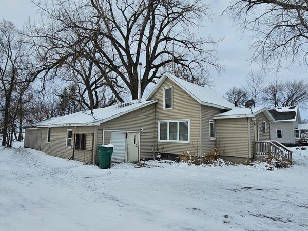 705 Neill Street, Buxton, ND 58218