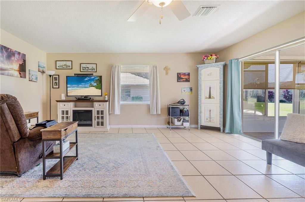 257 Briar Ct , Lehigh Acres, FL 33936 Photo