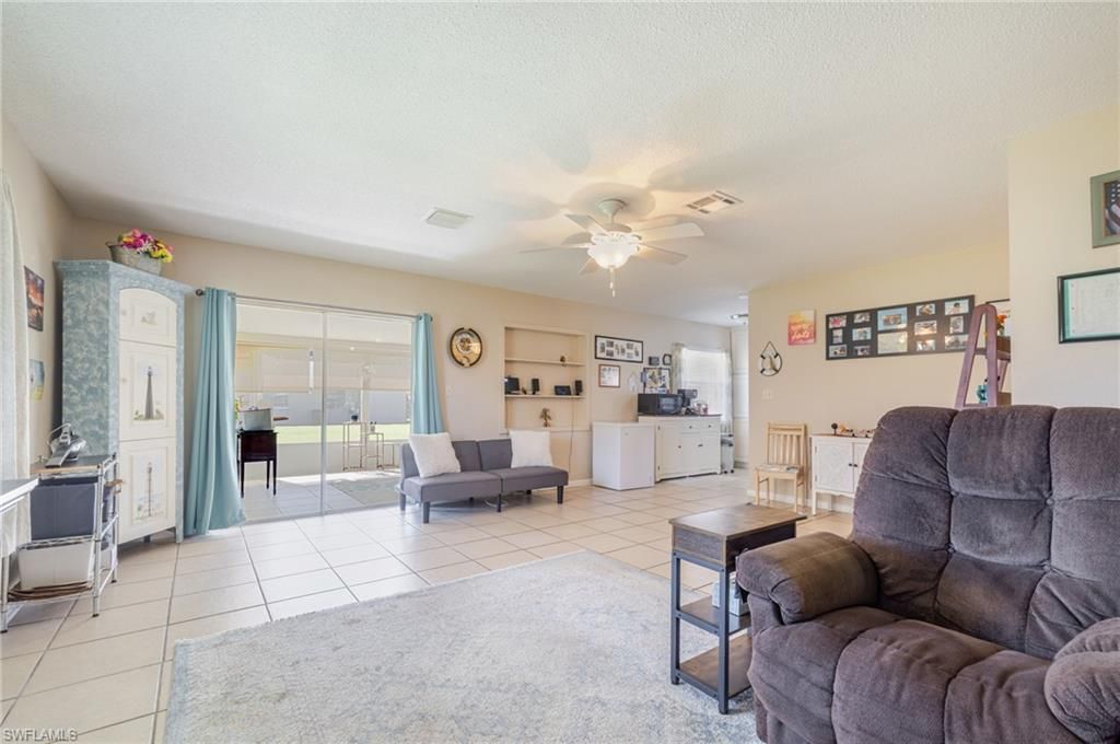 257 Briar Ct , Lehigh Acres, FL 33936 Photo