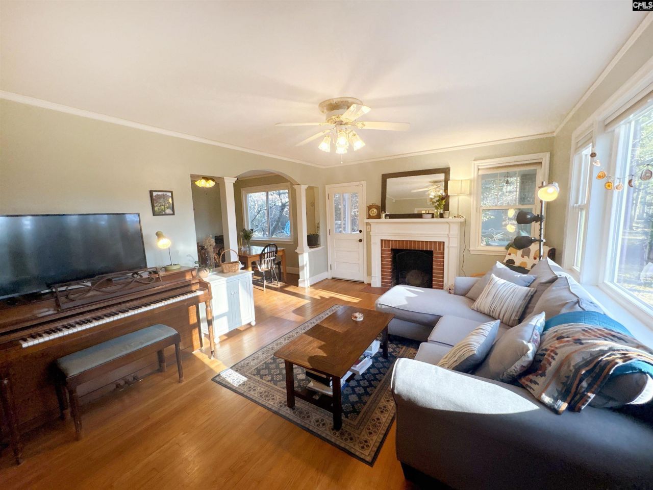 305 Summerlea Drive Photo 4