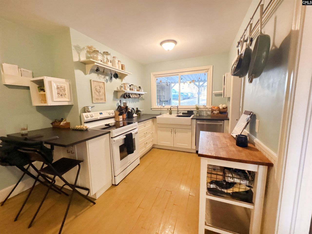 305 Summerlea Drive Photo 5