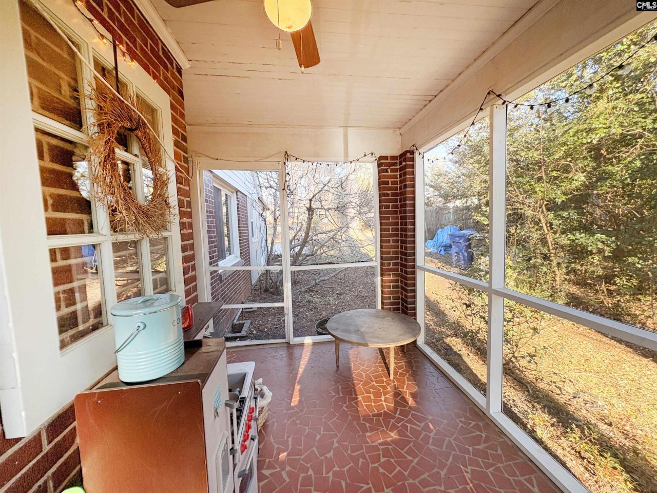 305 Summerlea Drive Photo 8