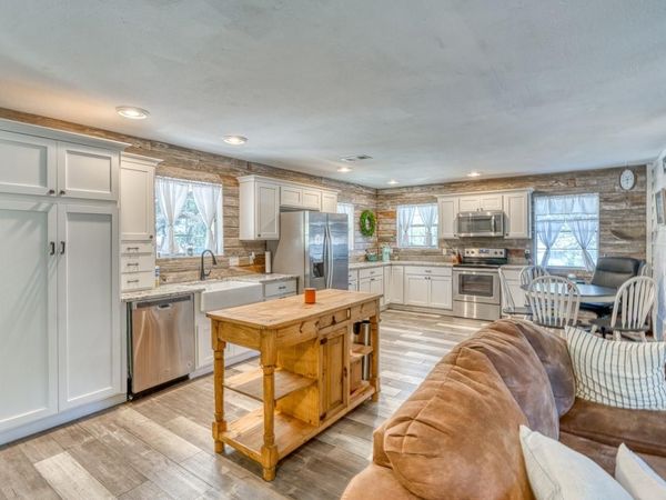 1117 County Road 132B, Kingsland, TX 78639