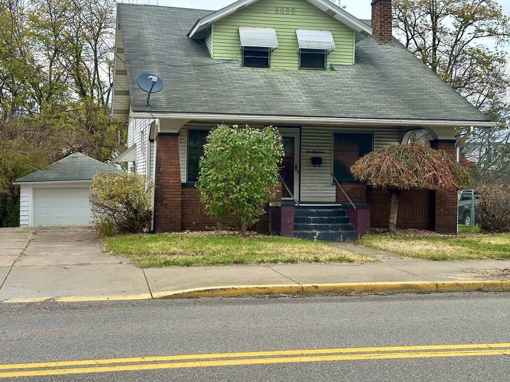 153 Carolina Ave, Chester, WV 26034 Main Photo