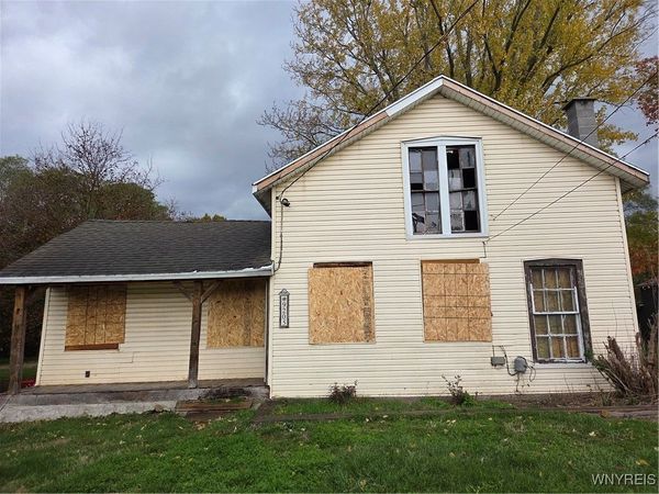 9205 Ridge Road, Middleport, NY 14105