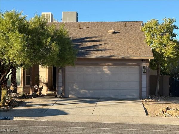 7104 Carmen Boulevard, Las Vegas, NV 89128
